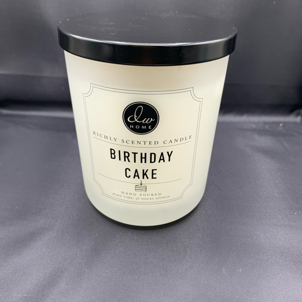 NEW DW Home BIRTHDAY CAKE Scented Candle 15.3oz 2 Wick 56Hr Burn 434grams